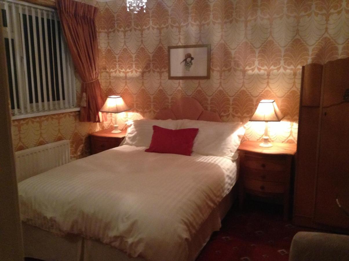 San Michele Guest House Poole Exteriör bild