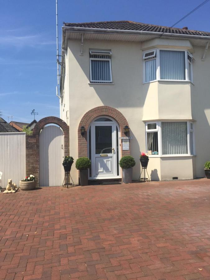 San Michele Guest House Poole Exteriör bild